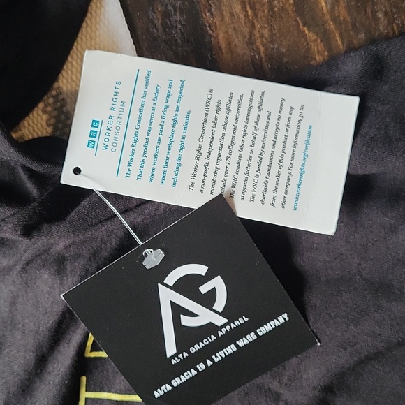 Alta Gracia Apparel Wayne State Shirt - Picture 8 of 11